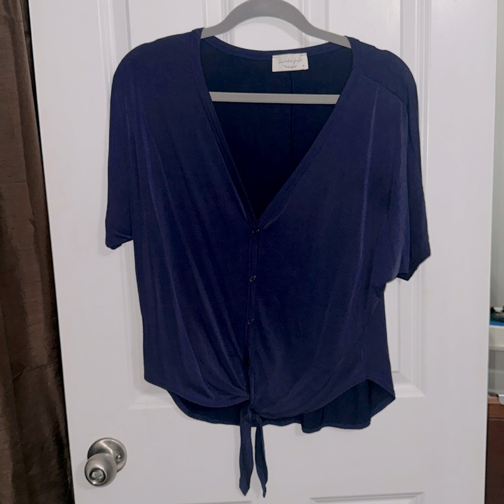Lavendar field tie front blouse size M